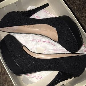 Show Stoppers! Black pumps. Very Gently worn